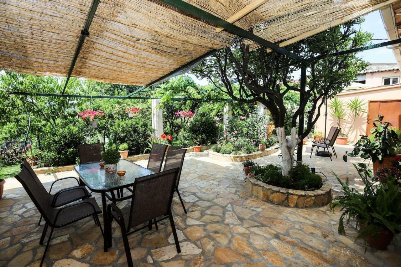Hostal Garden House Kastellani Kastellanoi  Exterior foto