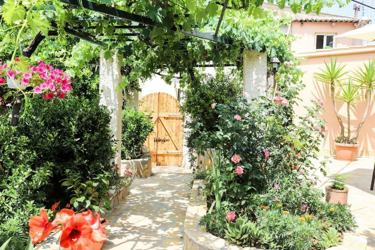 Hostal Garden House Kastellani Kastellanoi  Exterior foto