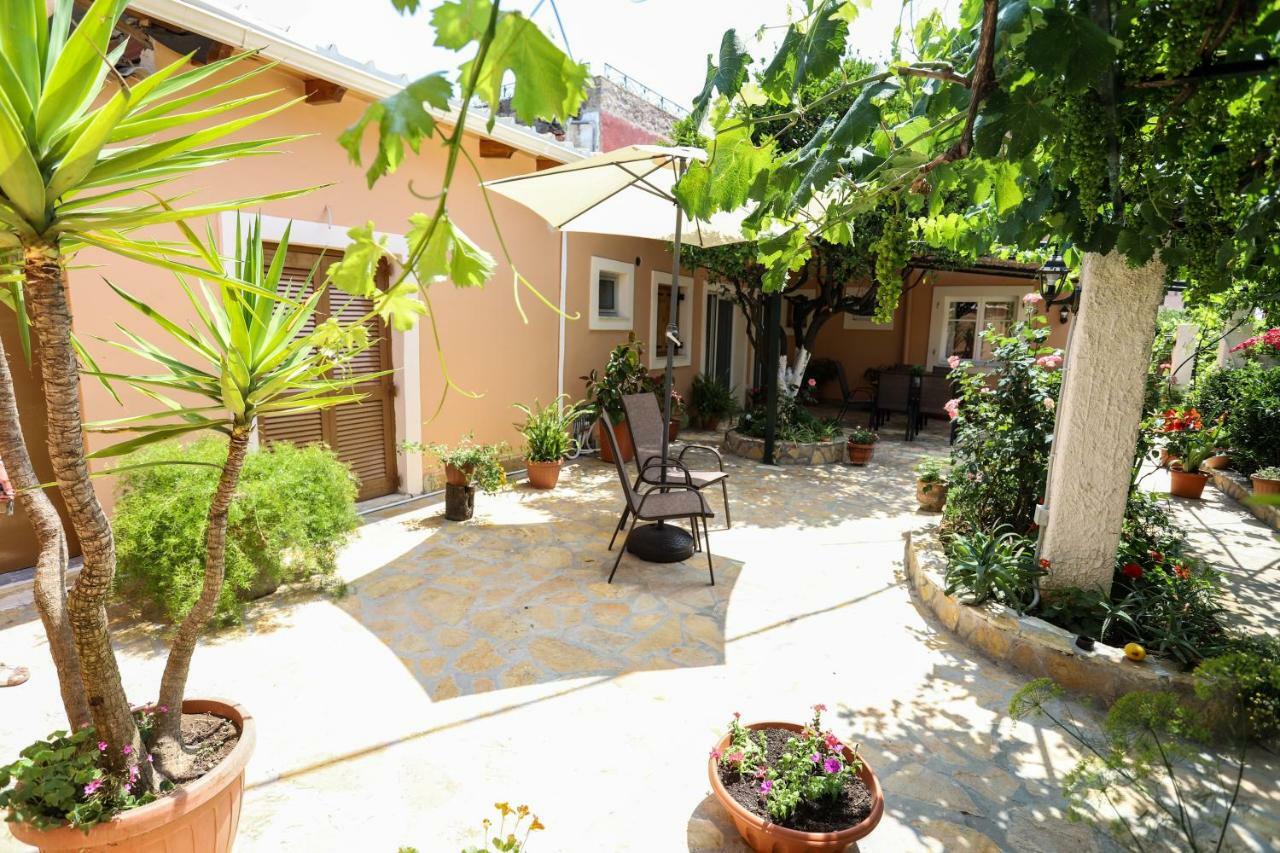 Hostal Garden House Kastellani Kastellanoi  Exterior foto